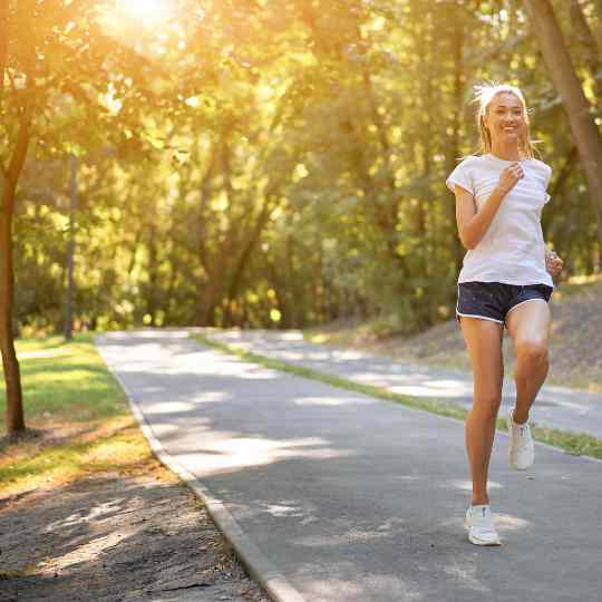 Caminhada japonesa vira tendência por melhorar saúde com pouco tempo e esforço